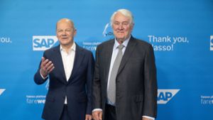 Kanzler Scholz verabschiedet SAP-Mitgründer Hasso Plattner