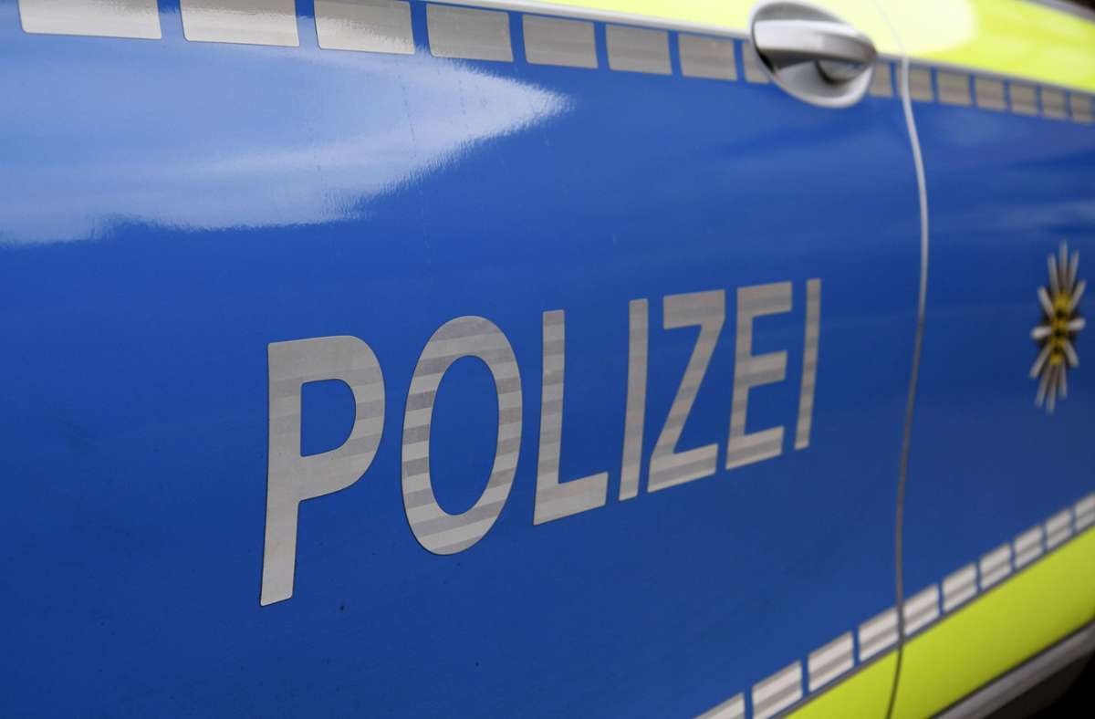Am Bahnhof in Marbach: 19-Jähriger an die Brust gefasst