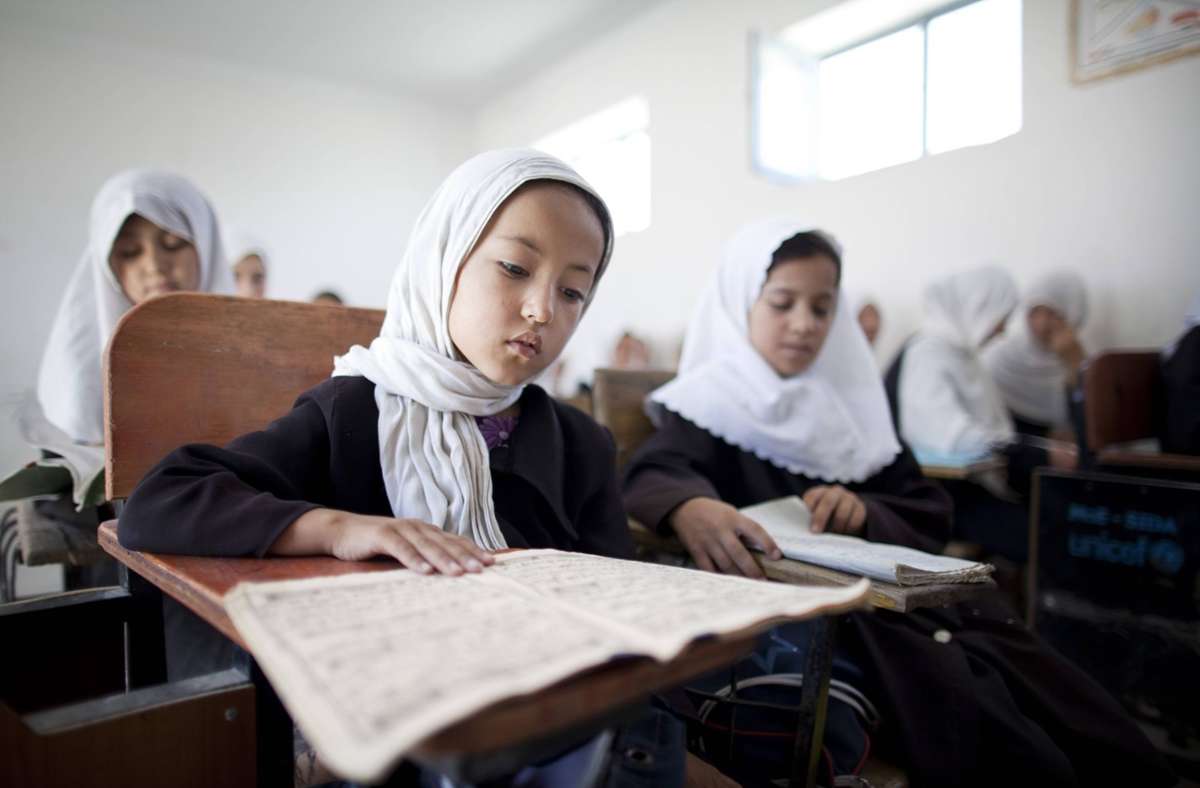 Afghanistan: Taliban wollen Schulen für Mädchen wieder öffnen