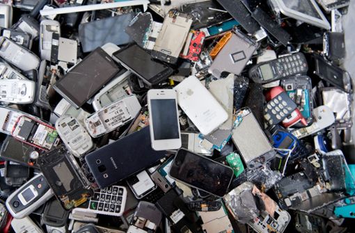 Auch die Hersteller von Elektrogeräten sollen in Recyclingfragen zukünftig in die Pflicht genommen werden. (Symbolbild) Foto: dpa/Julian Stratenschulte