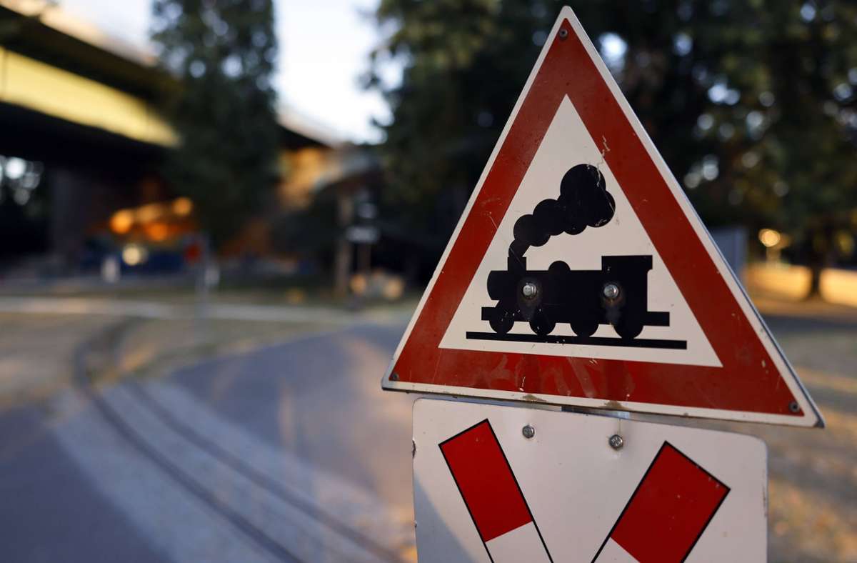 Schwerer Unfall im Kreis Tübingen: Zug erfasst 17-Jährigen