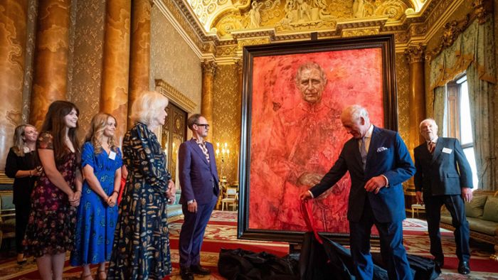 König Charles enthüllt erstes offizielles Porträt seit Krönung