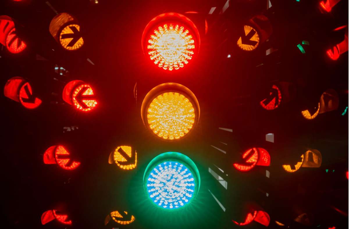 Blickwinkel zu Neujahr: Schaltet die Ampel auf Grün oder Rot?