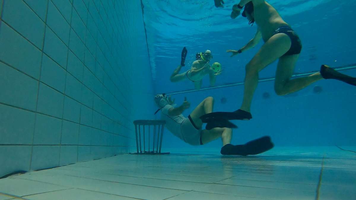 Unterwasserrugby im Kreis Böblingen: Schwerelose Torjäger vier Meter unter Wasser