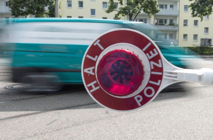 Auf der Kreisstraße bei Weil im Schönbuch: Autofahrerin gefährdet Verkehrsteilnehmer