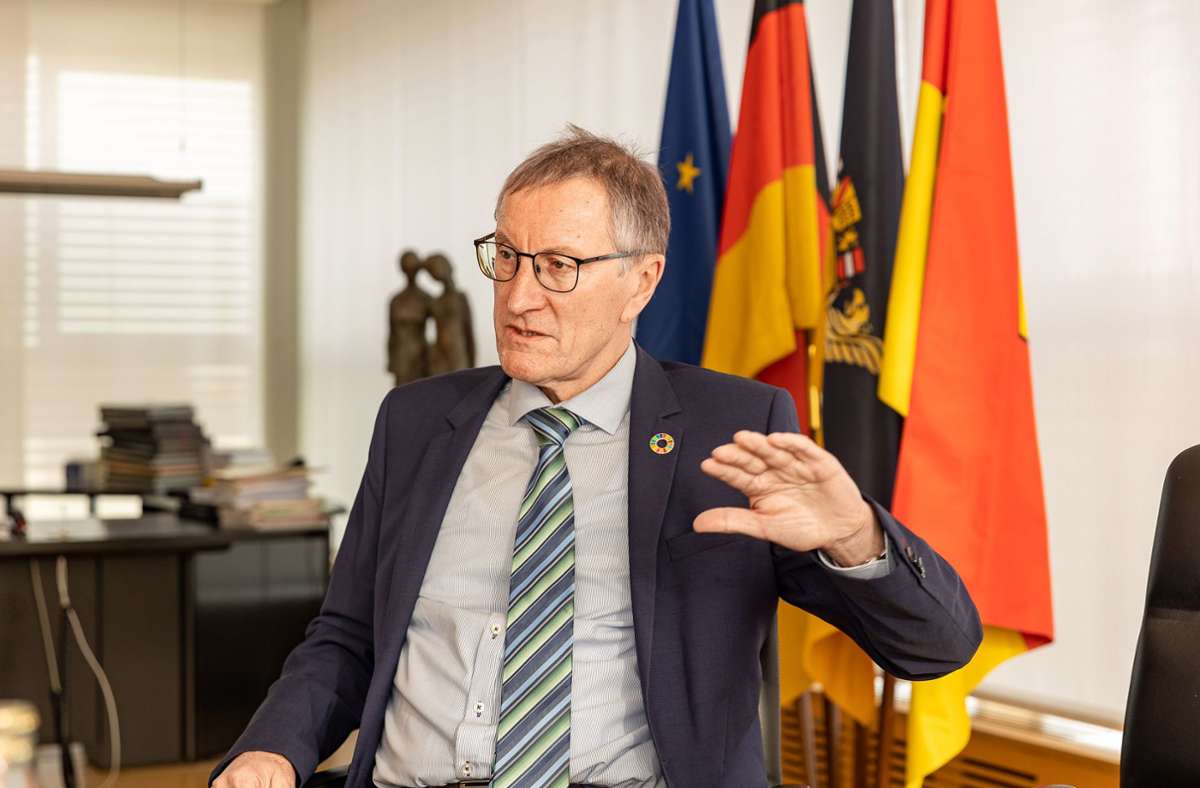 Interview mit Böblingens Landrat Bernhard: „Finanzlage ist eine enorme Herausforderung“