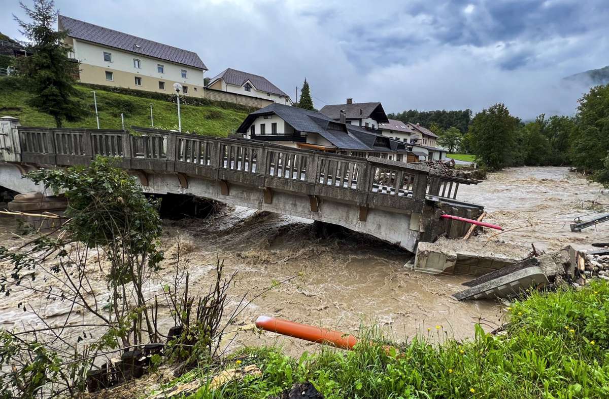Eine eingestürzte Brücke in der Gemeinde Stahovica in der Nähe der slowenischen Stadt Kamnik.