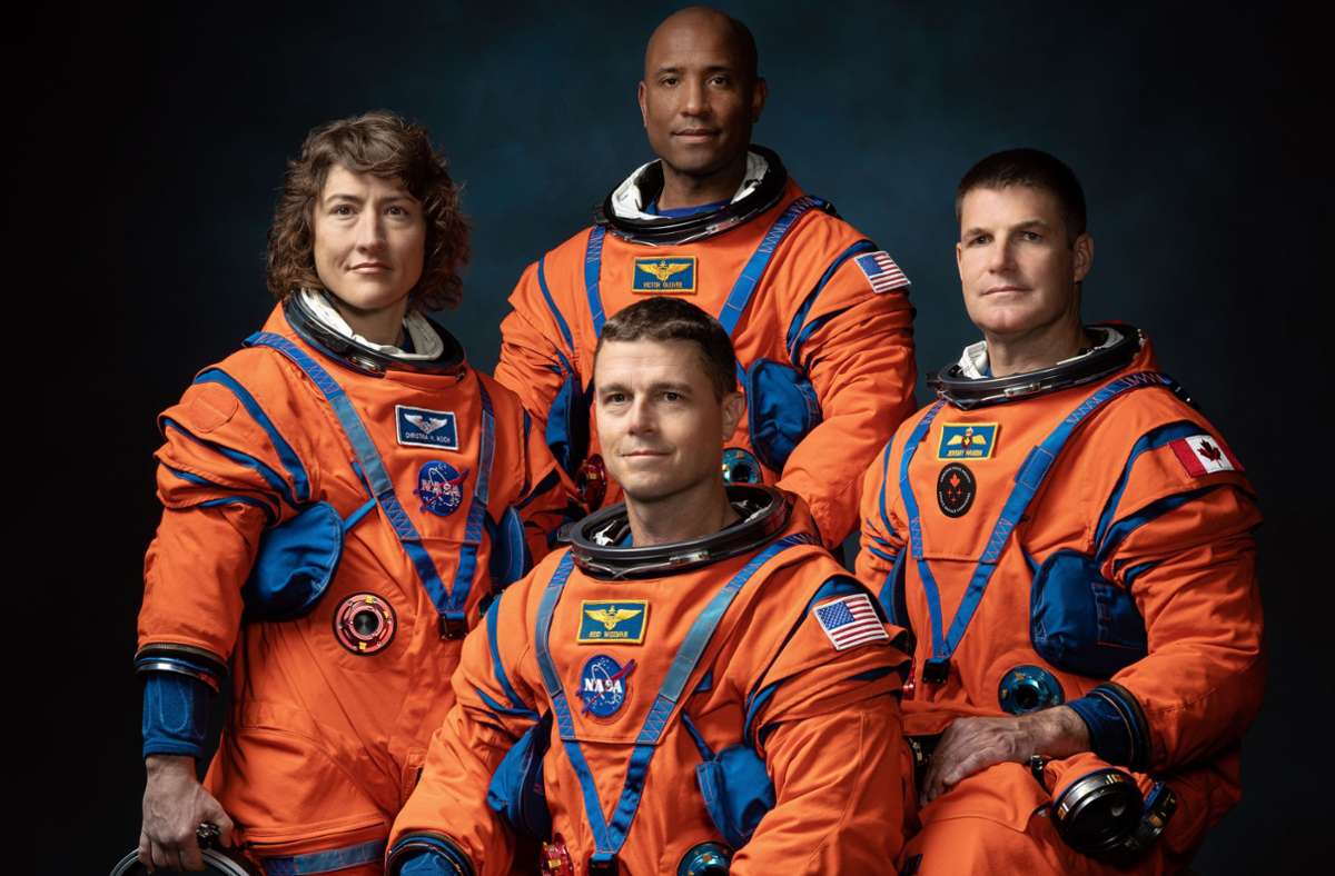 Die Nasa-Astronauten Christina Koch (li-re.), Victor Glover, Reid Wiseman, sowie Astronaut Jeremy Hansen von der kanadischen Weltraumbehörde.