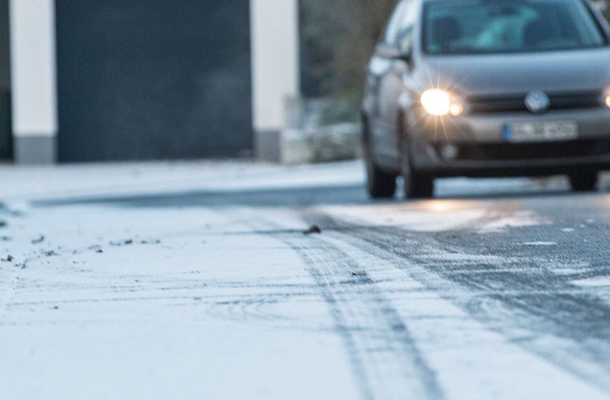 Frost in Baden-Württemberg: Eisschicht auf den Straßen –  wo es besonders gefährlich ist