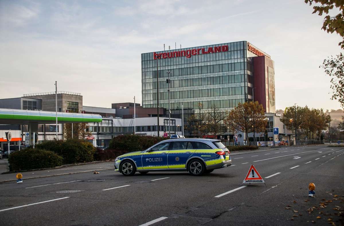 Großeinsatz in Sindelfingen: Geldautomat gesprengt - Polizei schließt Breuningerland
