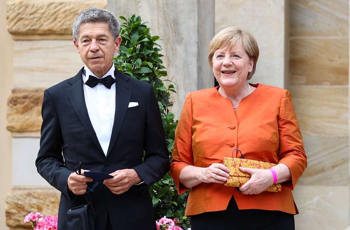 Bei Bayreuther Festspielen: Angela Merkel setzt auf Orange