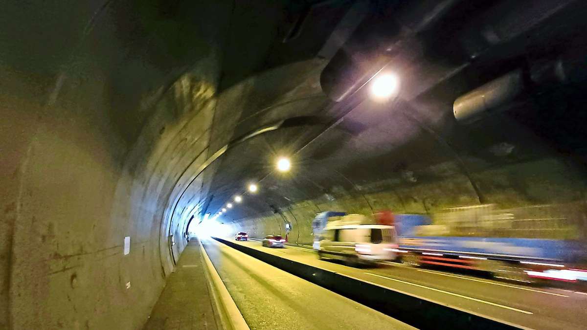 Der Verkehr, der durch die Röhren des Engelbergtunnels  fließt, ist Quelle gigantischen Lärms.