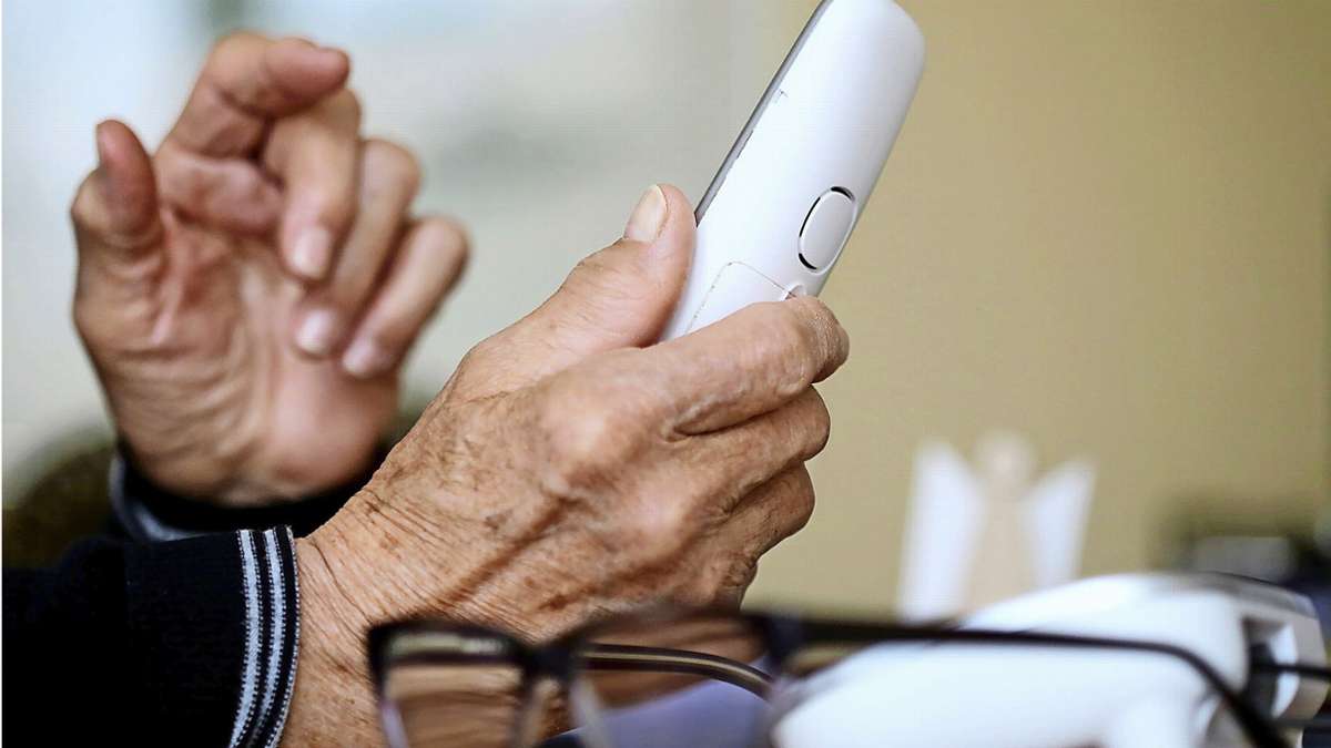 Mutmaßlicher Telefonbetrüger überführt: Senior erkennt Betrugsversuch – Polizei schnappt Verdächtigen