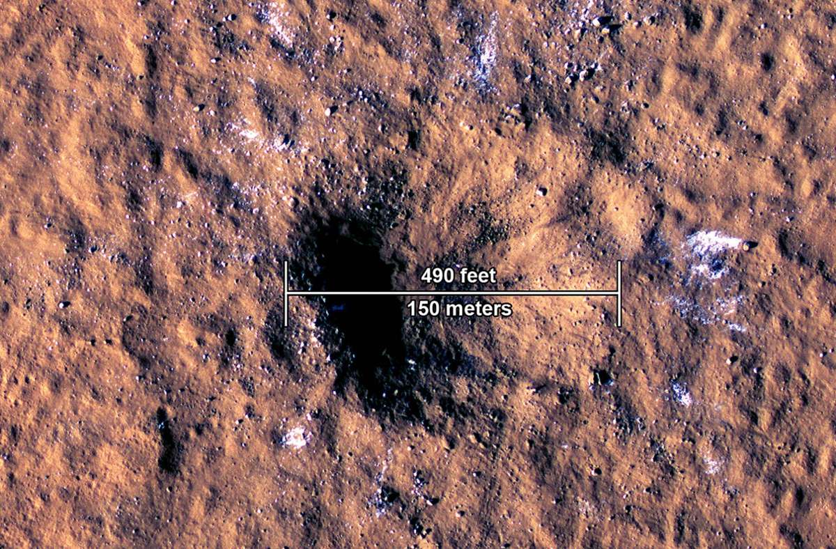 Einschlag auf dem Mars: Meteorit legt Eisbrocken frei
