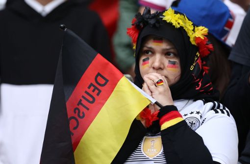 Am Ende hatten die deutschen Fans beim Kick gegen England nicht viel Grund zur Freude. Foto: dpa/Christian Charisius