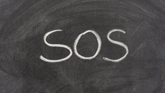 Bedrohte Frau legt „SOS“-Zettel  in Apotheke neben Rezept