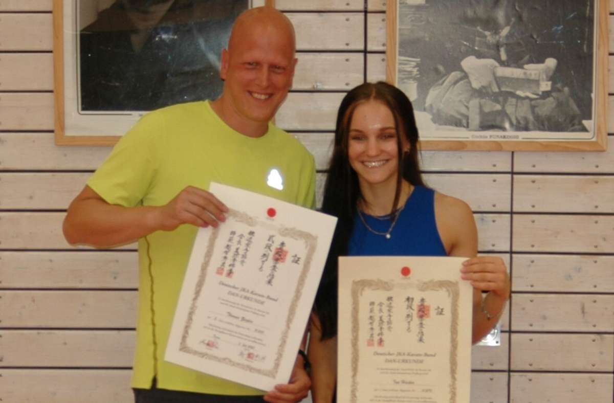 Karate beim Dojo Jiriki Gäufelden: Ina Häcker und Thomas Ziegler bestehen ihre Dan-Prüfungen