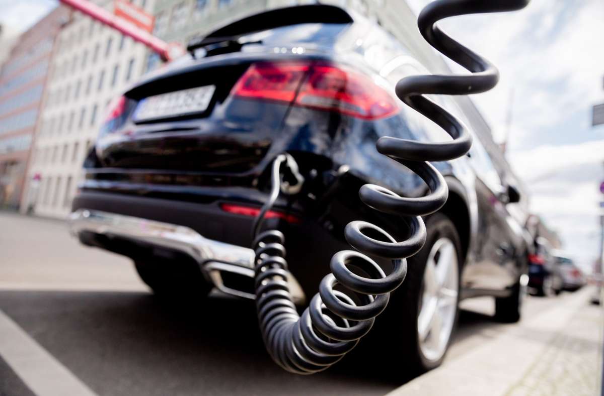 Förderung von E-Autos: IG Metall kritisiert „Vollbremsung“ bei Kaufprämien
