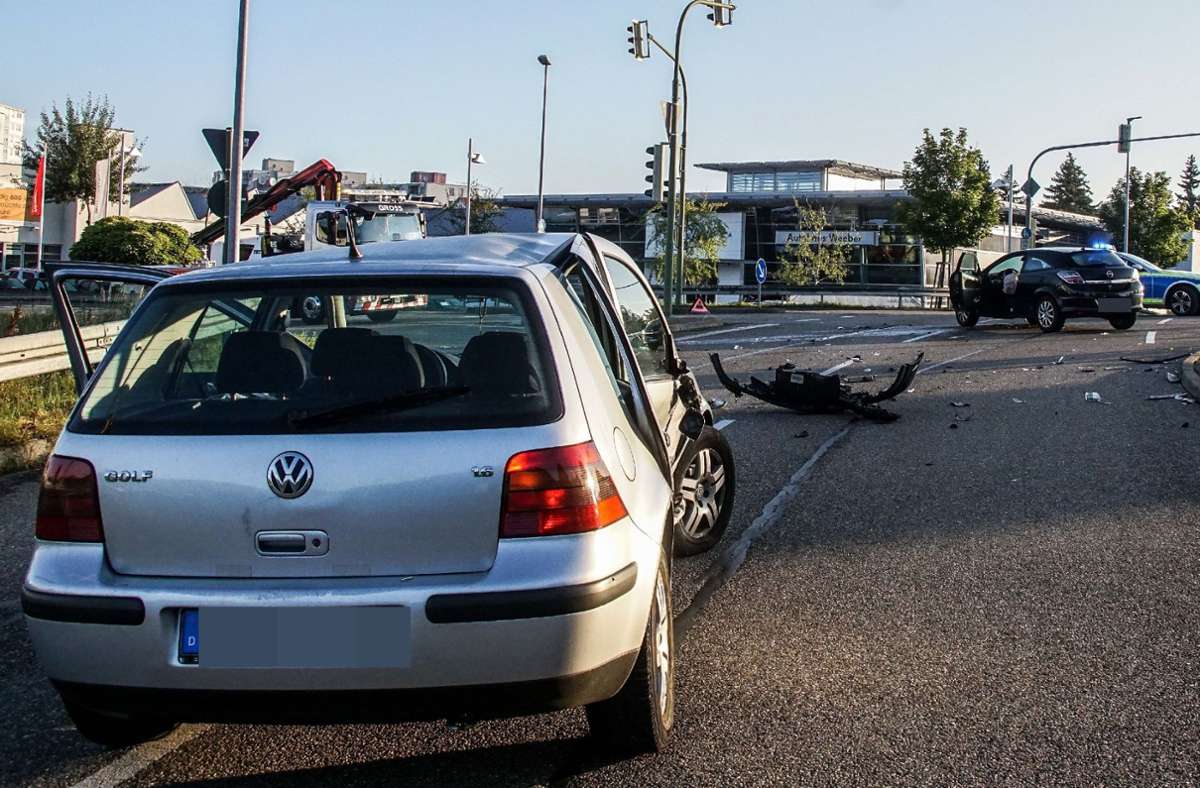 Schon wieder hat es gekracht: Zwei schwere Unfälle innerhalb einer Woche an der selben Kreuzung in Leonberg.