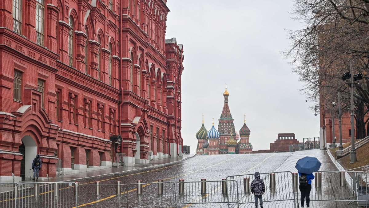 Der Rote Platz ist nach dem Anschlag in Moskau abgesperrt.