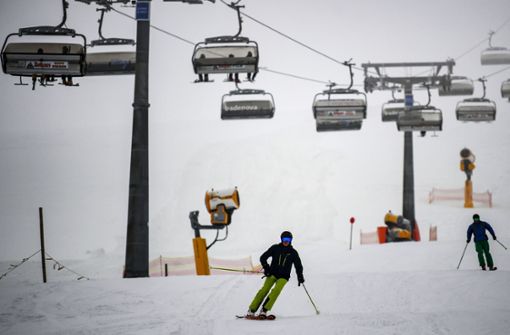 An diesem Freitag soll am Feldberg die Skisaison starten. Foto: dpa/Patrick Seeger