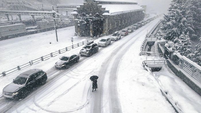 Starke Schneefälle: Totalsperre der Brennerautobahn