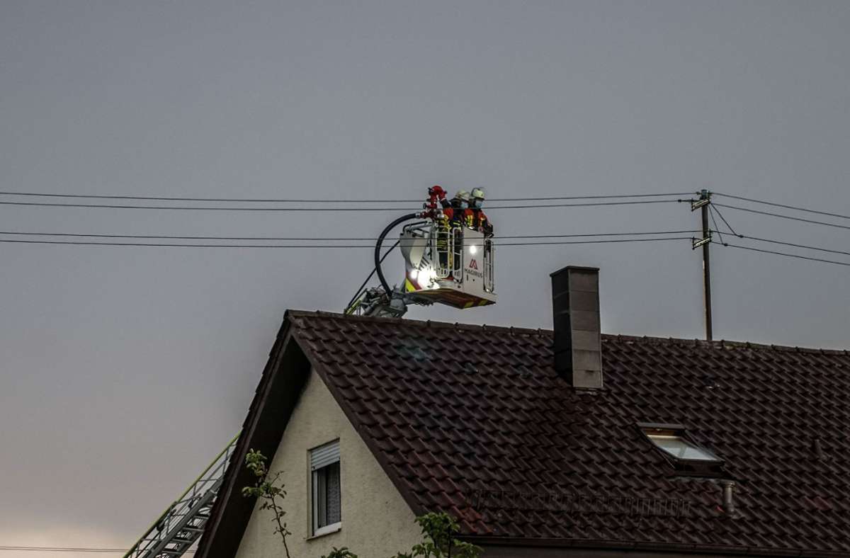 Brand in einem Dachstuhl in Herrenberg-Haslach