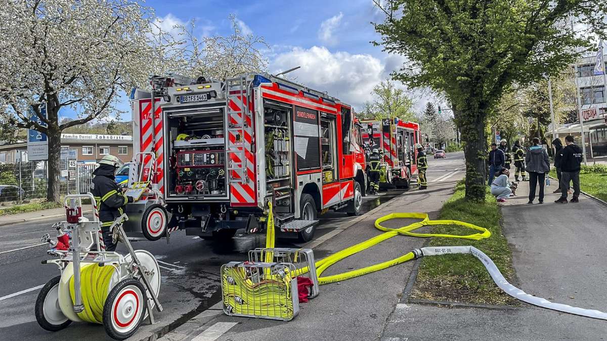 Sindelfingen: Feuerwehr rückt zu Brand in Hotel aus