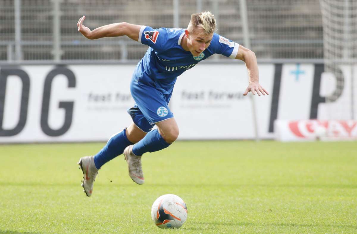 Stuttgarter Kickers: Malte Moos bleibt ein Blauer