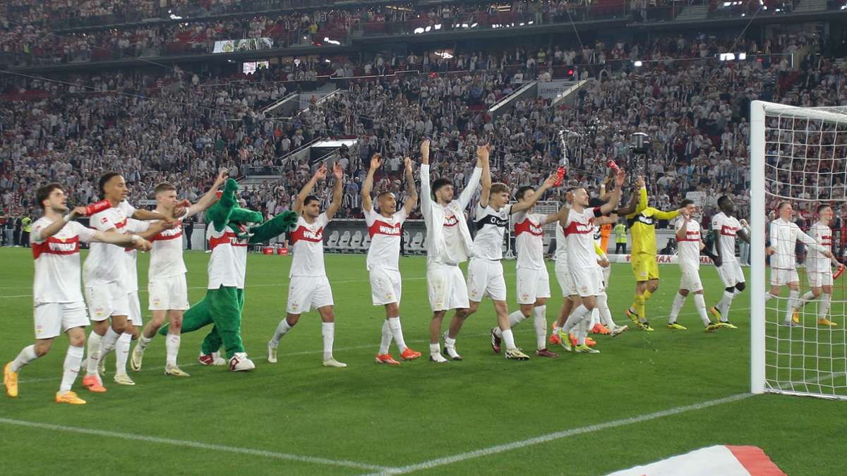 Das Team des VfB Stuttgart bejubelt das 3:0 gegen Eintracht Frankfurt – und noch viel mehr.