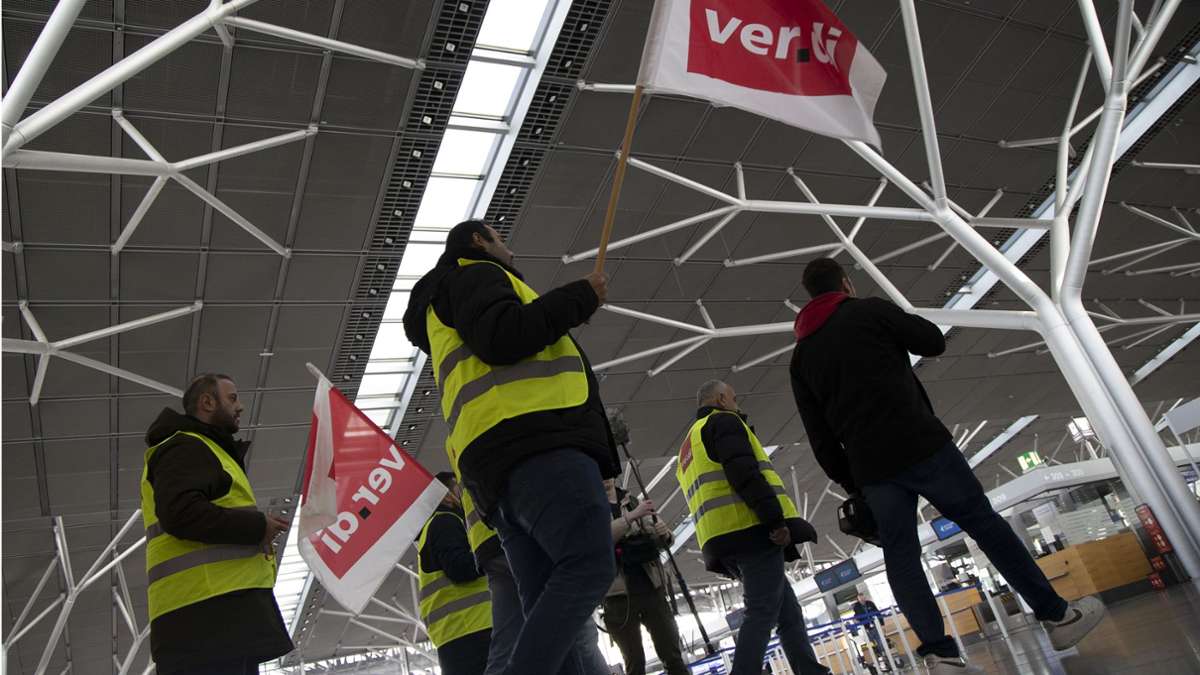 Streiks an deutschen Flughäfen: Warnstreik des Sicherheitspersonals verhindert viele Abflüge