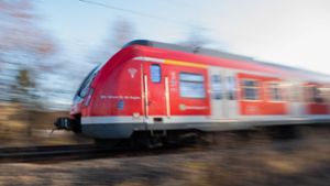 Fahrrad auf Gleise geworfen – S-Bahn kann nicht mehr bremsen