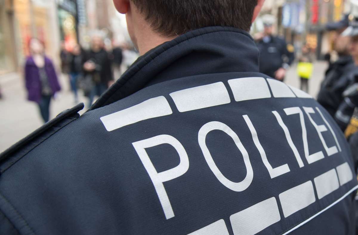 Polizei sucht Zeugen: Unbekannter belästigt Jugendliche in Weil der Stadt
