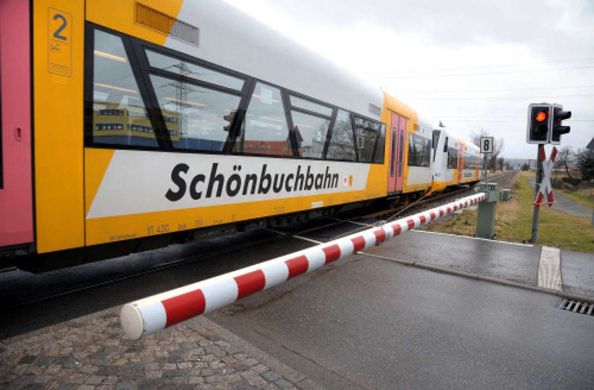 Grünschnittarbeiten entlang der Trasse: Schönbuchbahn drei  Tage gesperrt