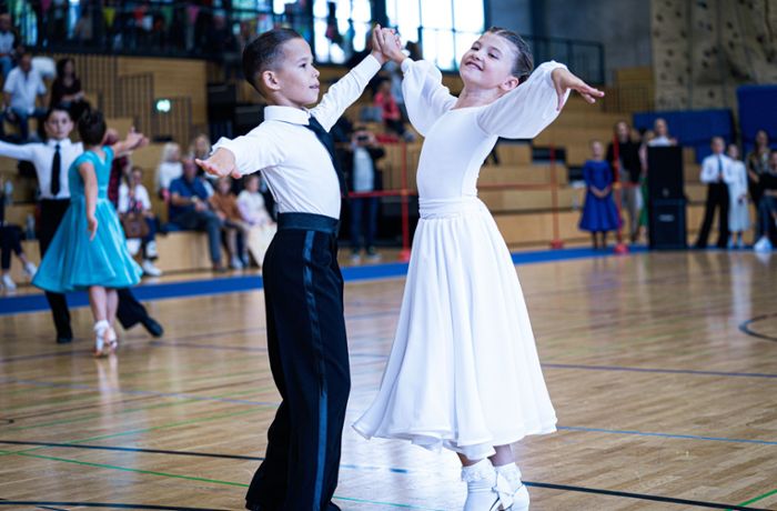 Tanzen: Kleine Tanzpaare vom Royal Dance Böblingen ganz groß