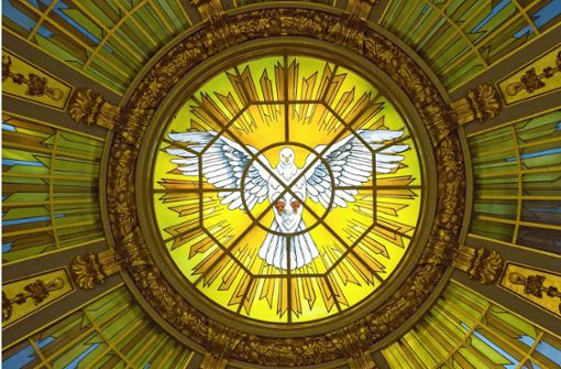 Die Kuppel des Berliner Doms mit der Taube als Symbol für den Heiligen Geist Foto: Imago/epd/Rolf Zoellner