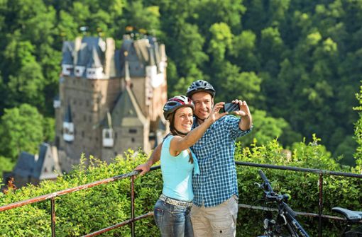 Die Burg Eltz bei Wierschem im Eifelwald ist ein beliebtes Fotomotiv Foto: Rheinland Pfalz Tourismus/Dominik Ketz