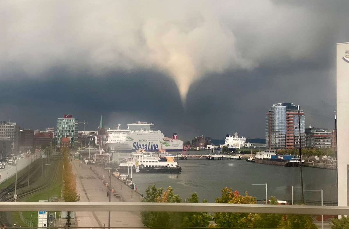 Naturgewalt an der Förde: Tornado sucht Kiel heim - Mehrere Menschen verletzt