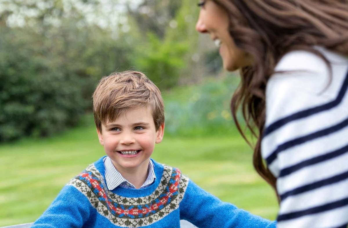Prinz Louis’ Geburtstagsfotos: Sein Pulli ist ein britischer Klassiker