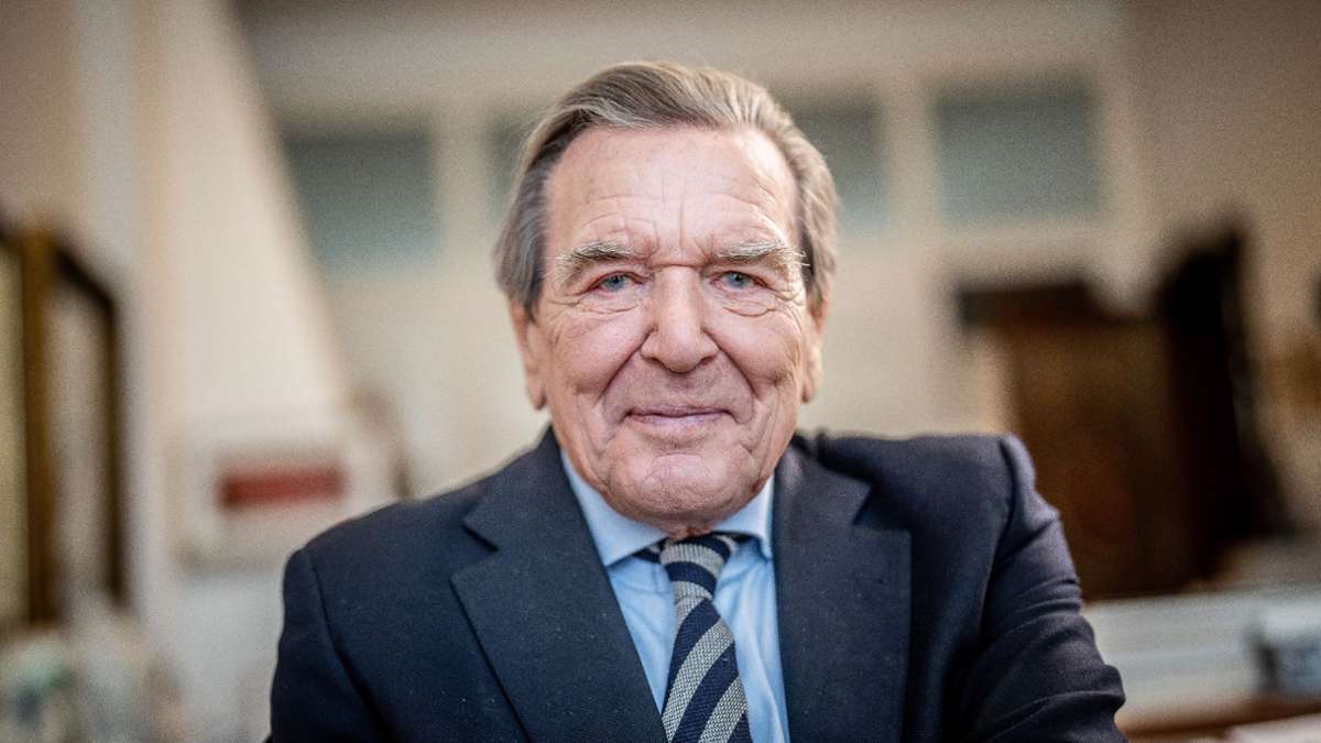 Gerhard Schröder fühlt sich weiterhin heimisch in der SPD, der er seit 61 Jahren angehört.