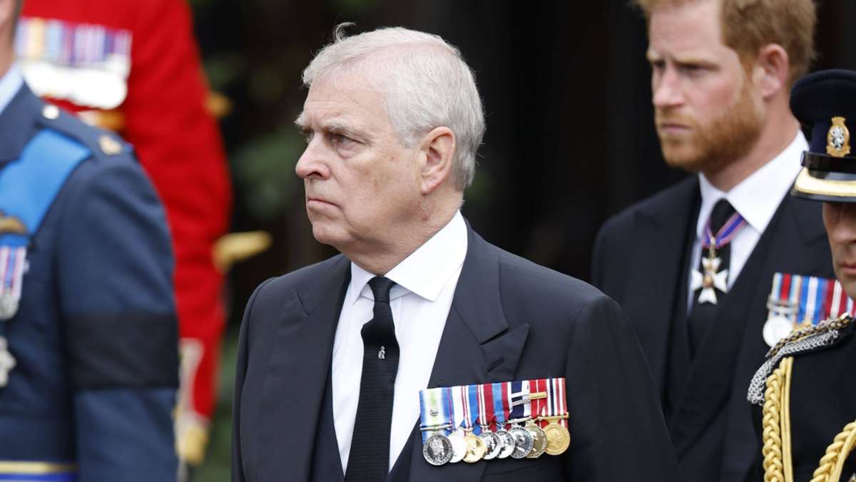 Krönung von König Charles III.: Prinz Harry und Prinz Andrew werden auf dem Balkon fehlen