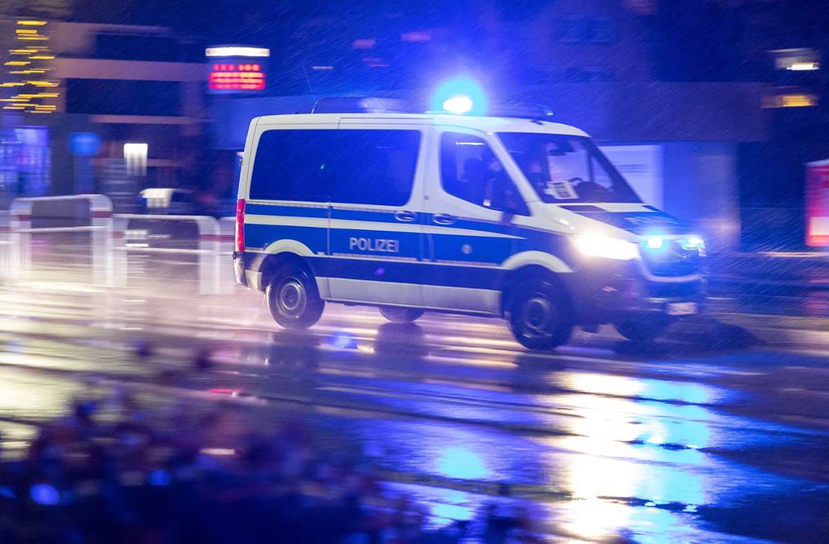 Magstadt: 44-Jähriger liegt verletzt vor Gaststätte