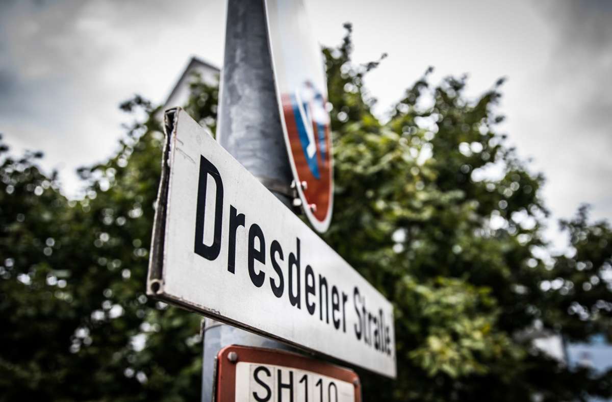 In der Dresdener Straße in Sindelfingen ist am Freitagabend eine 43-jährige Frau in ihrer Wohnung getötet worden.