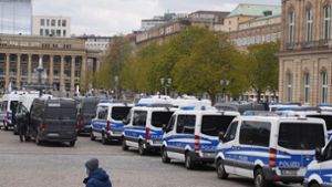 Protestler vor allem am Schlossplatz und Karlsplatz