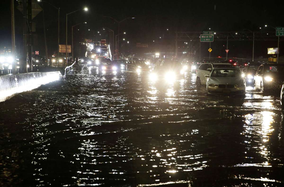 Hurrikan Ida: Rekordregen setzt New York unter Wasser