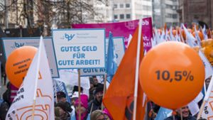 Tarifstreit in Baden-Württemberg: Tausende Menschen beteiligen sich an Warnstreiks