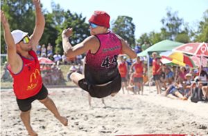 Sonne, Sport, gute Laune: Das Beach-Handball-Turnier der SpVgg verspricht wieder eine gelungene Mischung auf dem Sand hinter dem Rankbachstadion. Foto: Alexander Weidland