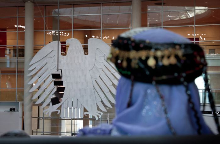 Bundestag: Verbrechen gegen Jesiden als Völkermord anerkannt