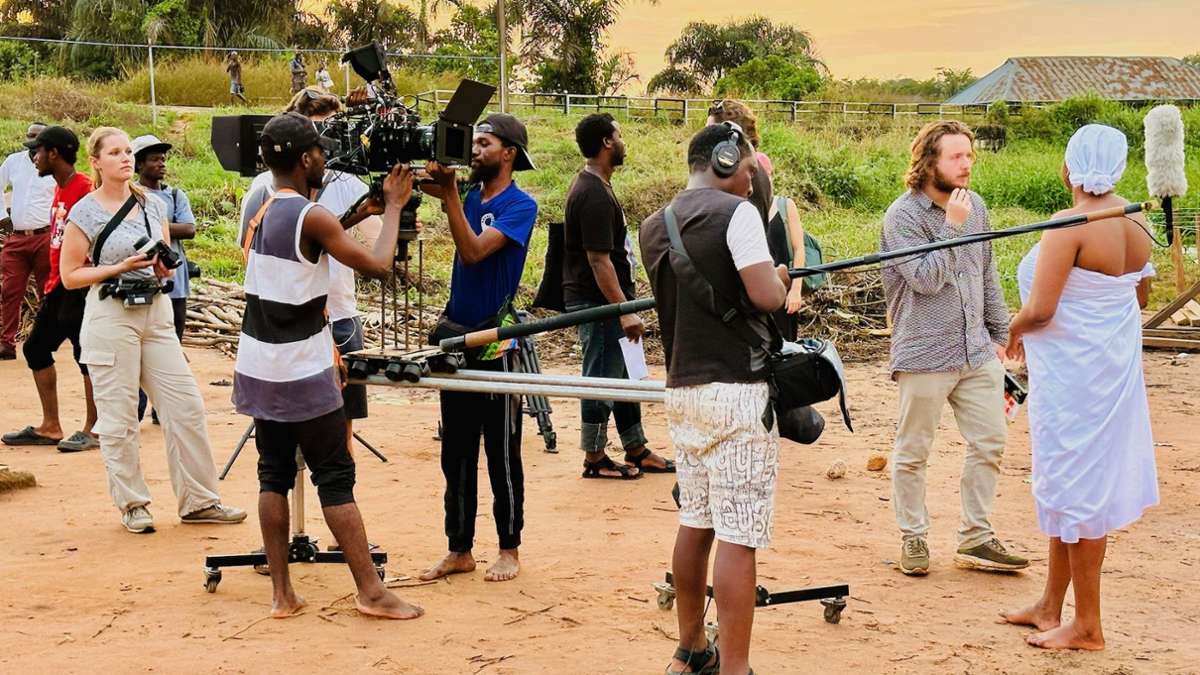 Filmakademie Baden-Württemberg: Völkerverständigung am Filmset in Nigeria