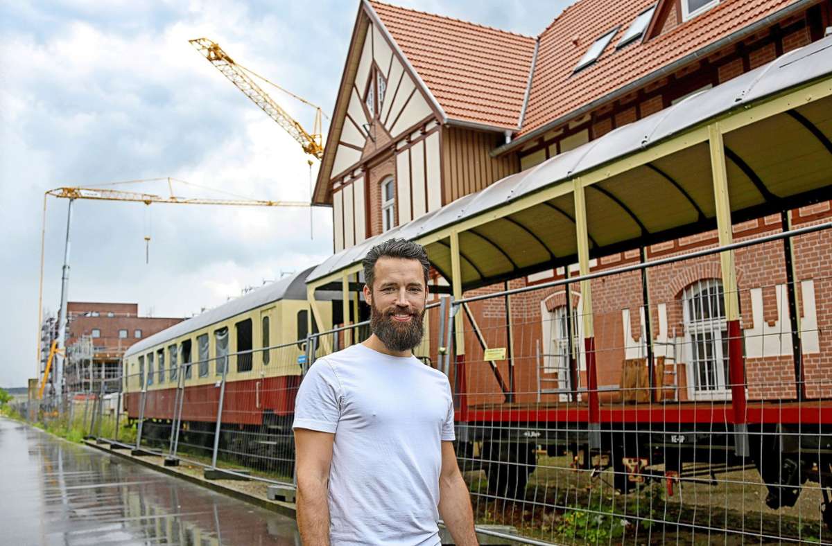 Alter Bahnhof in Vaihingen/Enz: Stilecht speisen  in alten   Bahnwaggons